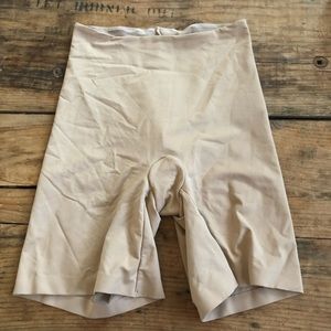 SPANX Intimates & Sleepwear - Assets Stacy Blakely Medium Nude Spanx Shorts SPANX Intimates & Sleepwear - Assets Stacy Blakely Medium Nude Spanx Shorts
